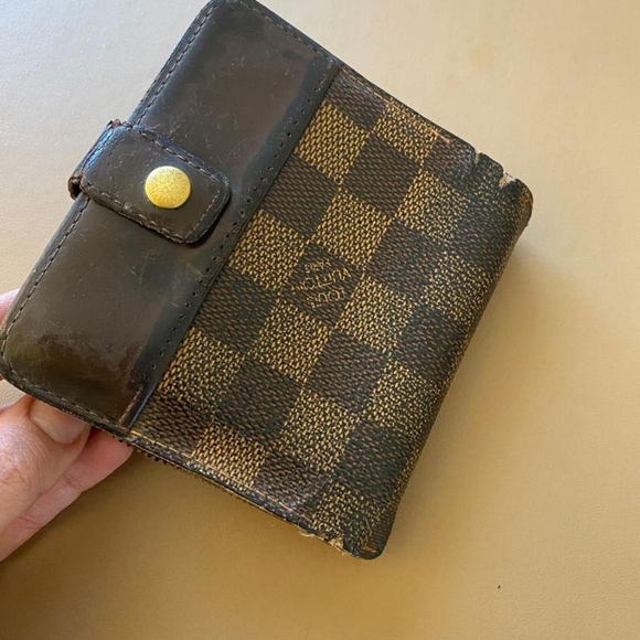 Authentic louis vuitton used wallet - Picture 4 of 16